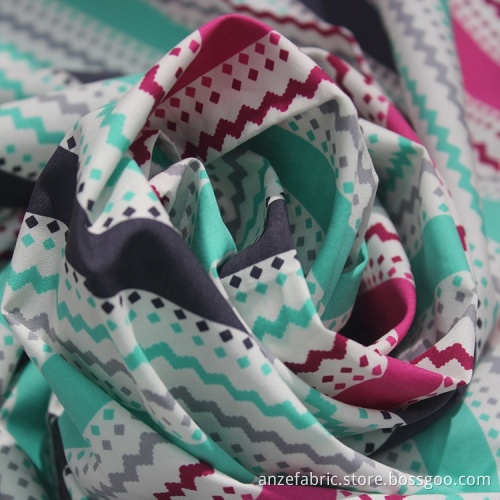Custom Printed Poplin 100% Cotton Fabric for Garment